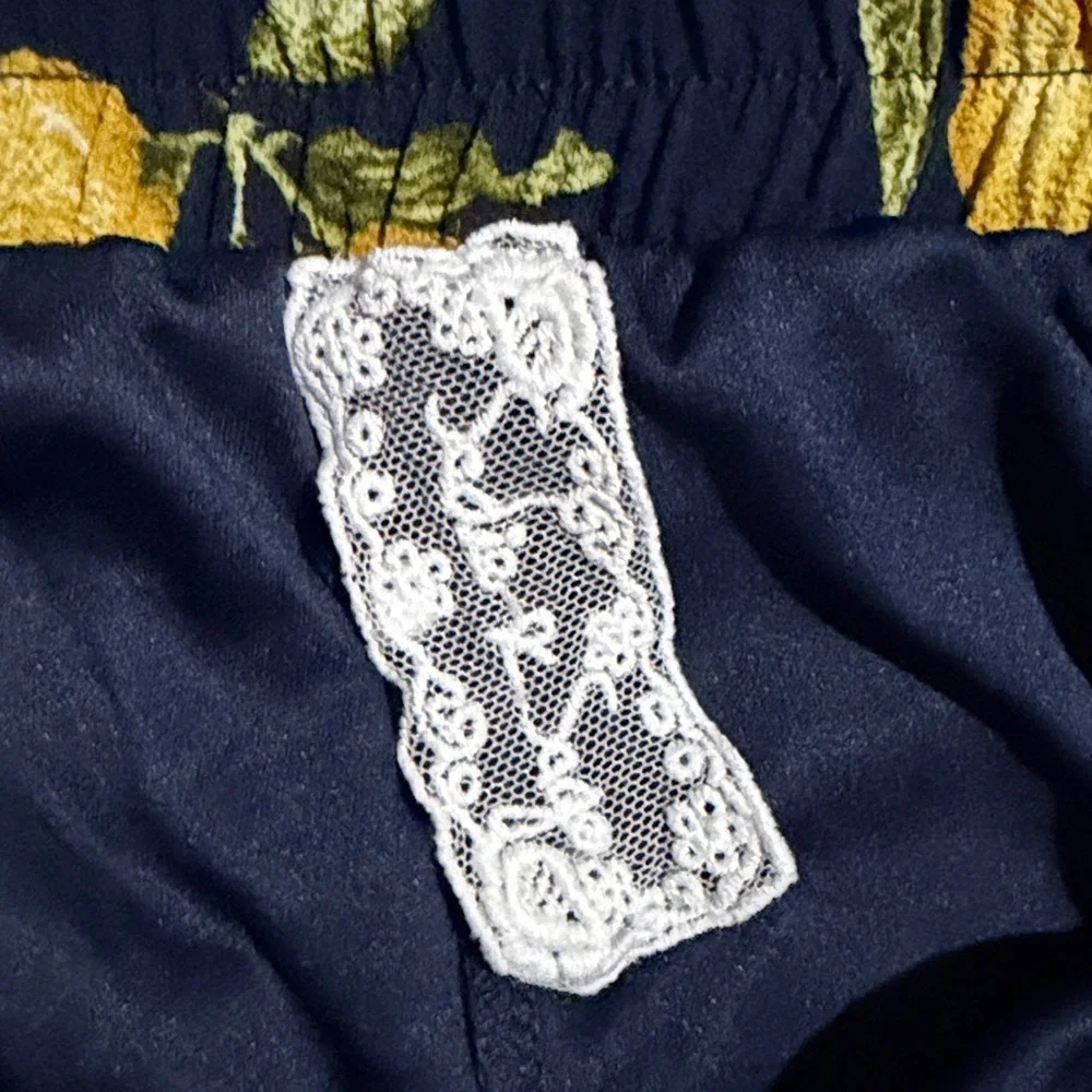 NWOT Sadie and Sage Navy Lemon Print Skort 🌸